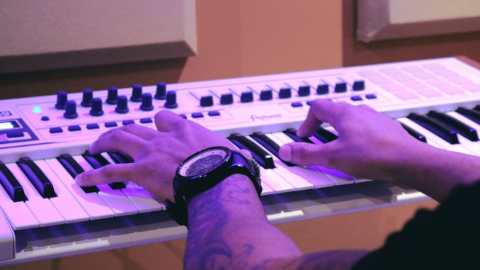 best keyboard for garageband ipad